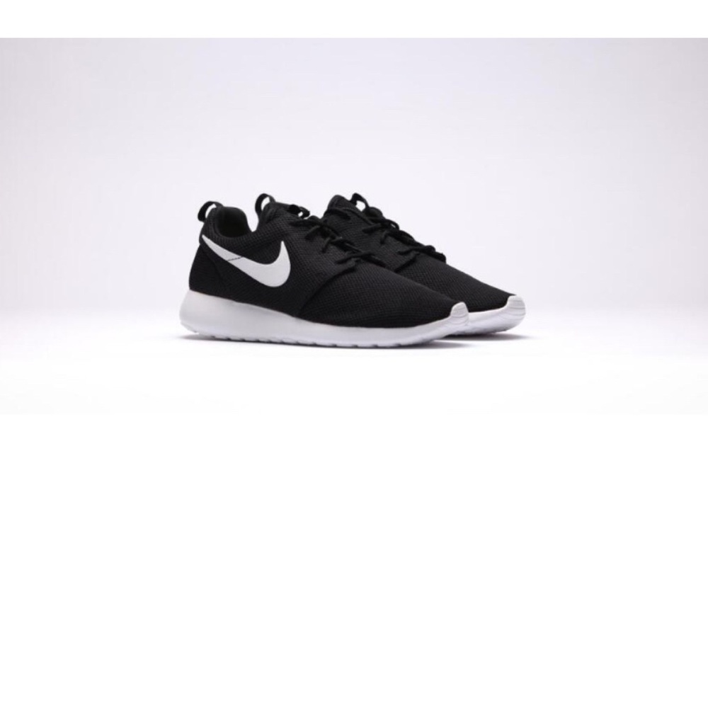 Nike Roshe One Running Sneakers